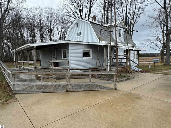 2879 W Kelly Rd, Lake City, MI 49651