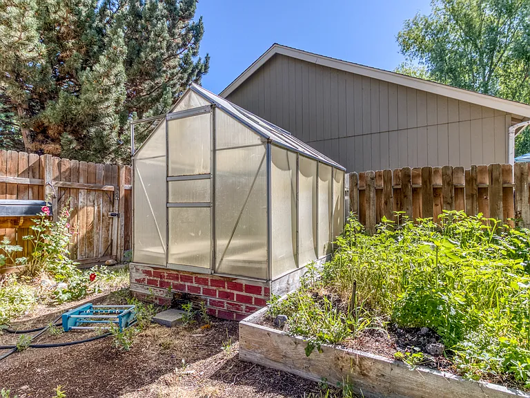 2765 NE Faith Dr — Photo 21