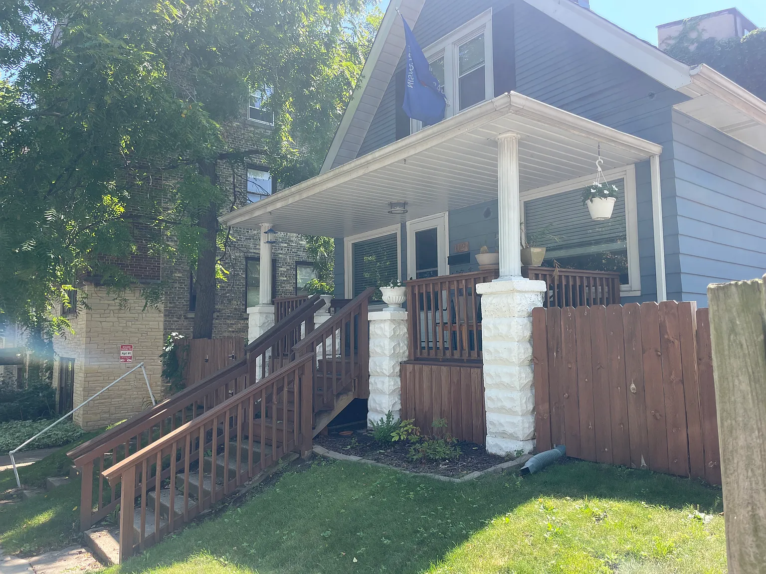 3 bed, 1017 sqft, $2,350 — Photo 2