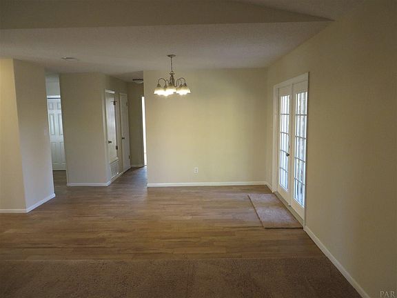 4th image of 3878 Mariners Dr
