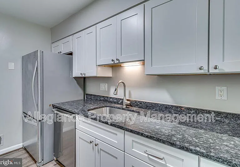 3374 Breckenridge Ct — Photo 13