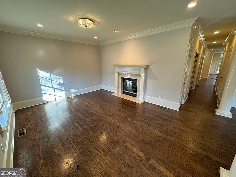 1092 McLynn Ave NE — Photo 5