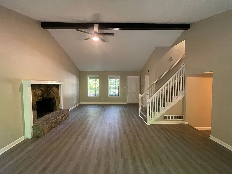 55 Huntridge Dr — Photo 5