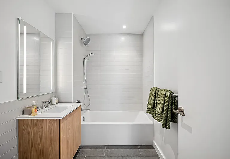 645 Park Pl #4J — Photo 9