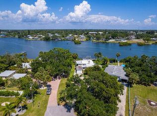 120 Magnolia Ave, Nokomis, FL 34275