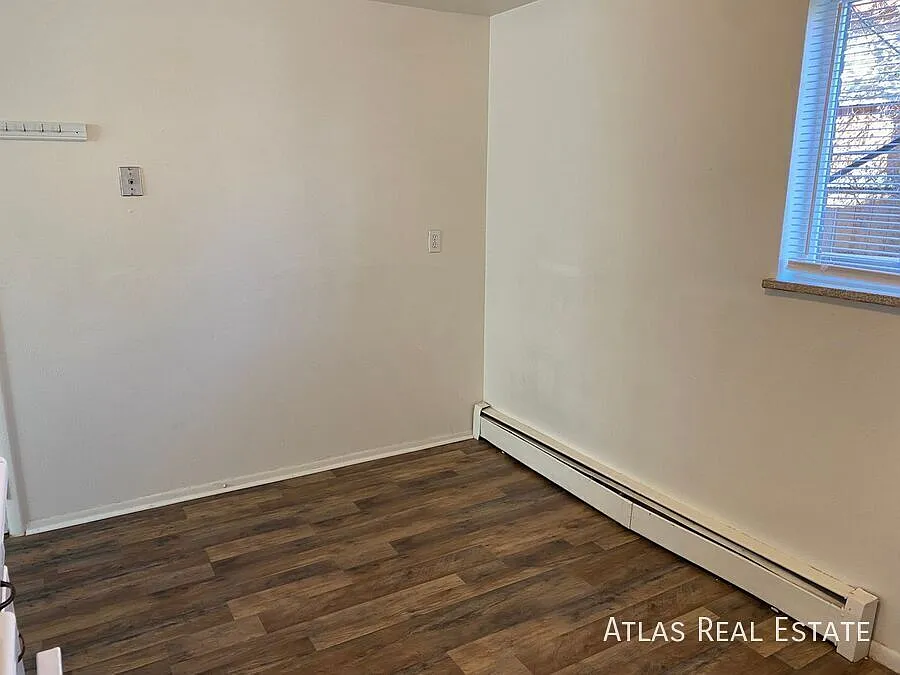 Spacious 2 Bedroom 1 Bath! Right Down The Street From Sprouts in Wheat Ridge, Applewood Center, t... — Photo 4