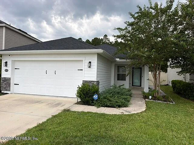 4 bed, 2.0 bath, 2274 sqft, $2,250 — Photo 1