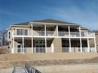 10 Restful Ln, Lake Ozark, MO 65049