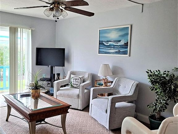 Living Room with Flat Screen