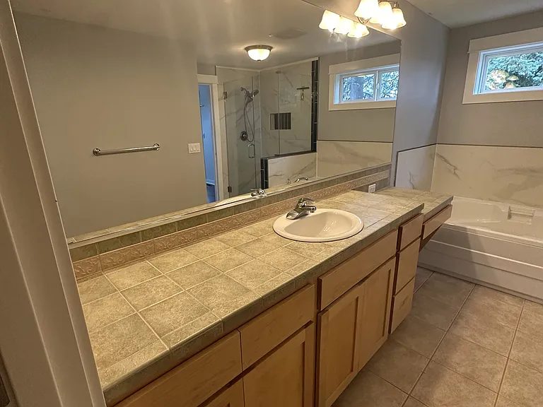 3104 Sunset Dr W — Photo 17