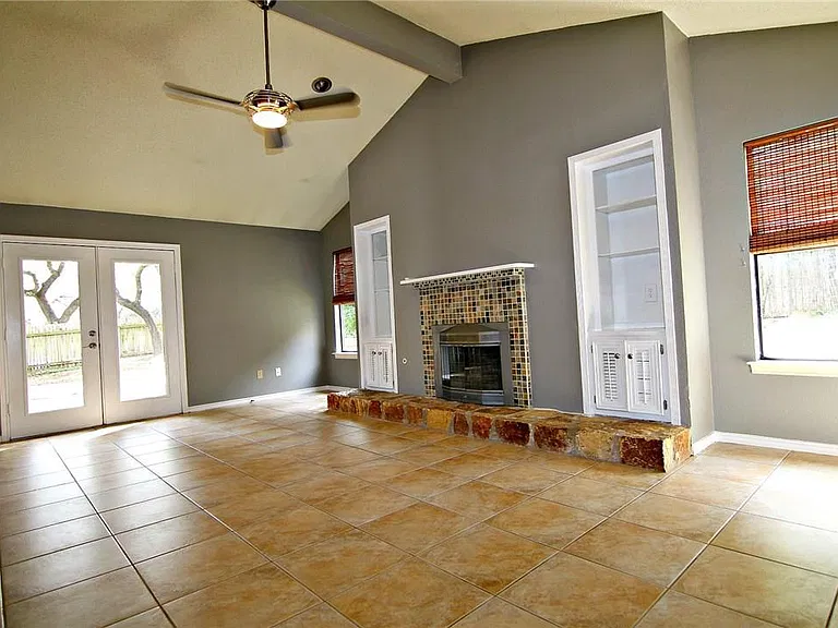6601 Colina Ln — Photo 8