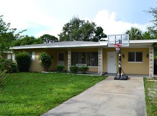 8533 Gardenia Dr, Seminole, FL 33777
