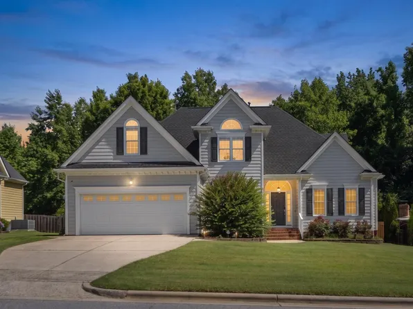1351 Stone Lion Dr, Fuquay Varina, NC 27526