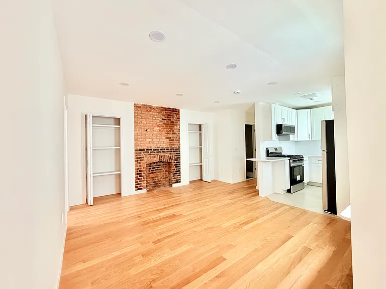 183 Greenpoint Ave #2 — Photo 1