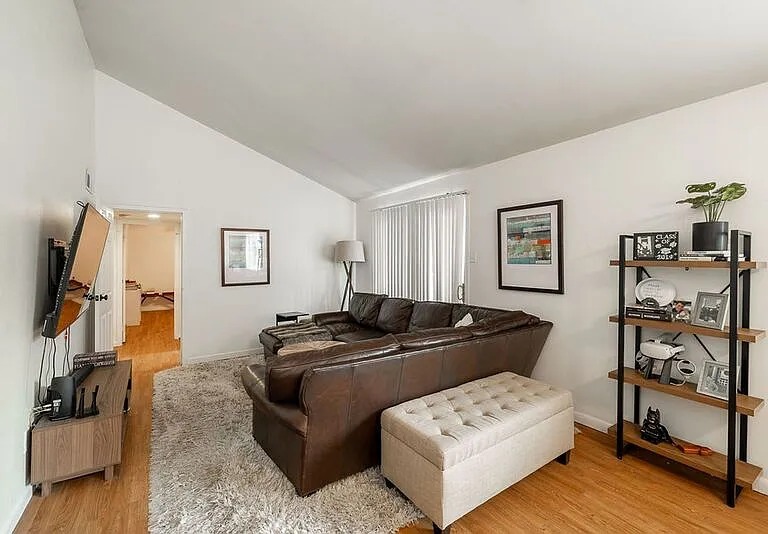 250 Little St #C310 — Photo 11
