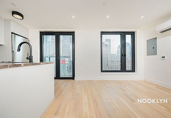 2nd image of 250 Gold St #862