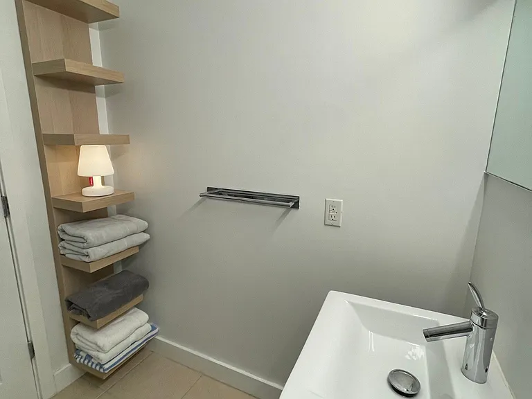 3339 Virginia St — Photo 15