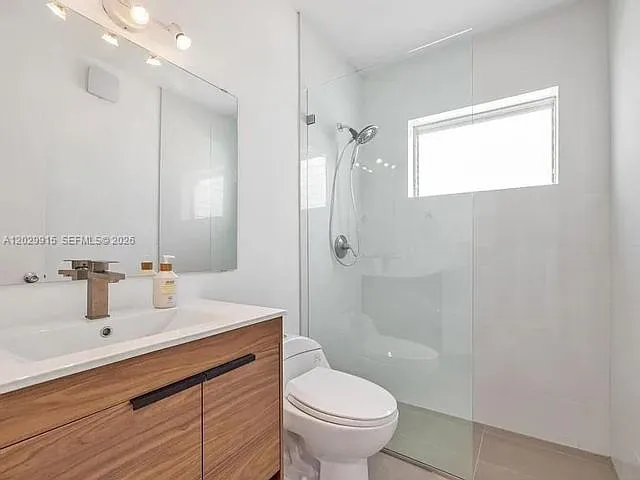 545 NE 64th St — Photo 7