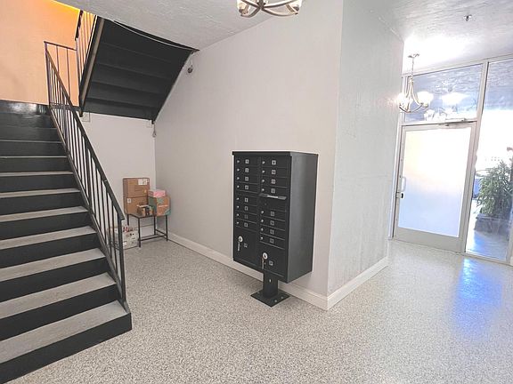5th image of 160 Connecticut St APT 1
