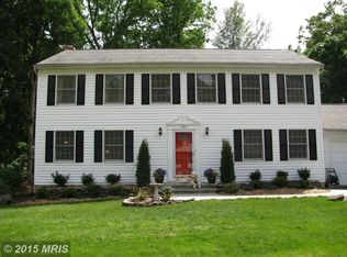 108 Applegate Dr, Sterling, VA 20164