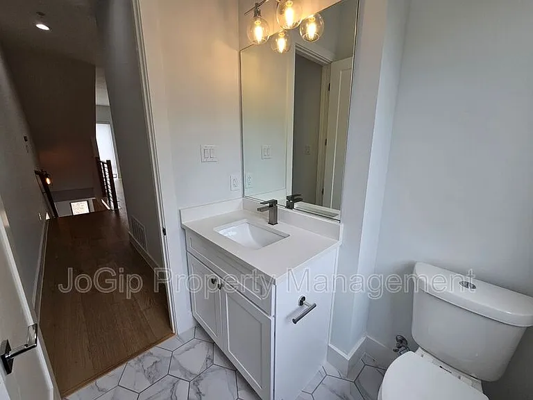 2620 Valley View Ln #102 — Photo 11