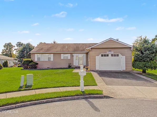 17 Jobson Court, Toms River, NJ 08757