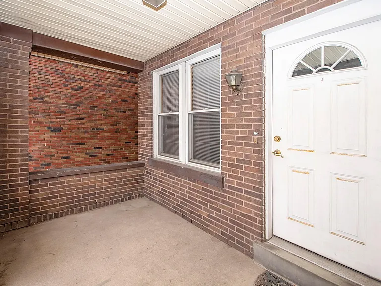 3710 Glenmore Ave #1N — Photo 3