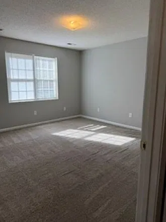 2 bed, 1.5 bath, 1391 sqft, $1,195 — Photo 4
