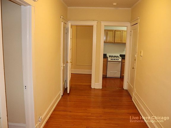 4th image of 4604 N Lincoln Ave #03