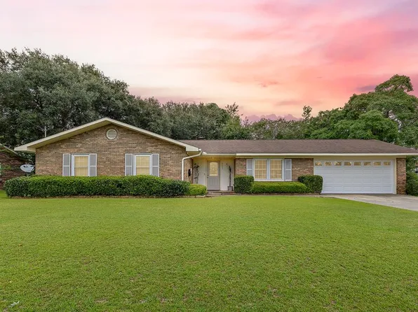 901 Clearmont Dr, Dothan, AL 36301