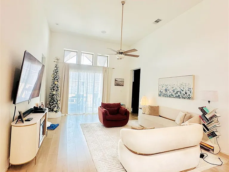 4918 Mango Park Ln — Photo 7