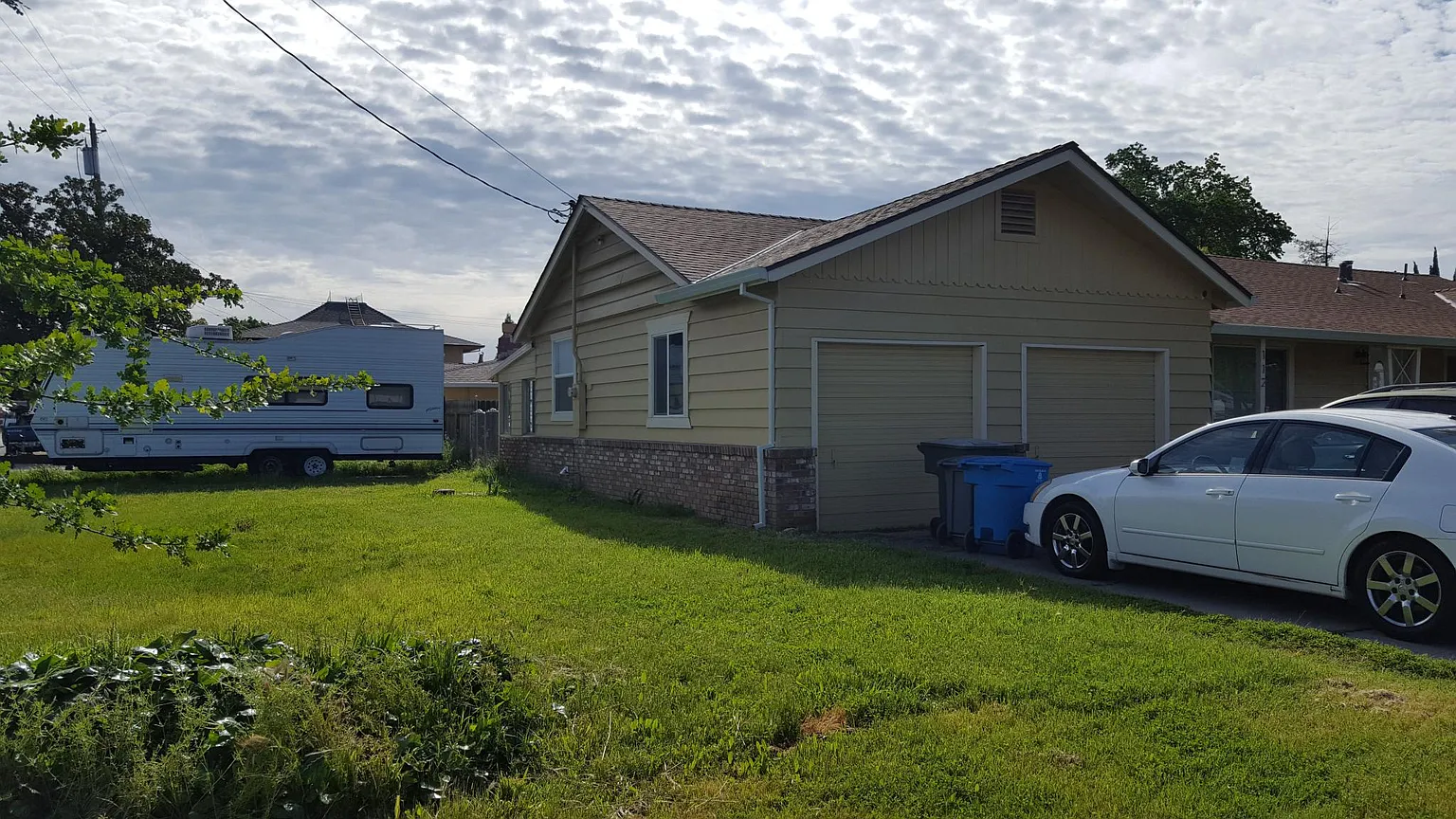 112 S Lawrence Ave photo 1