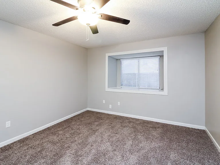 8440 Auburn Dr — Photo 8