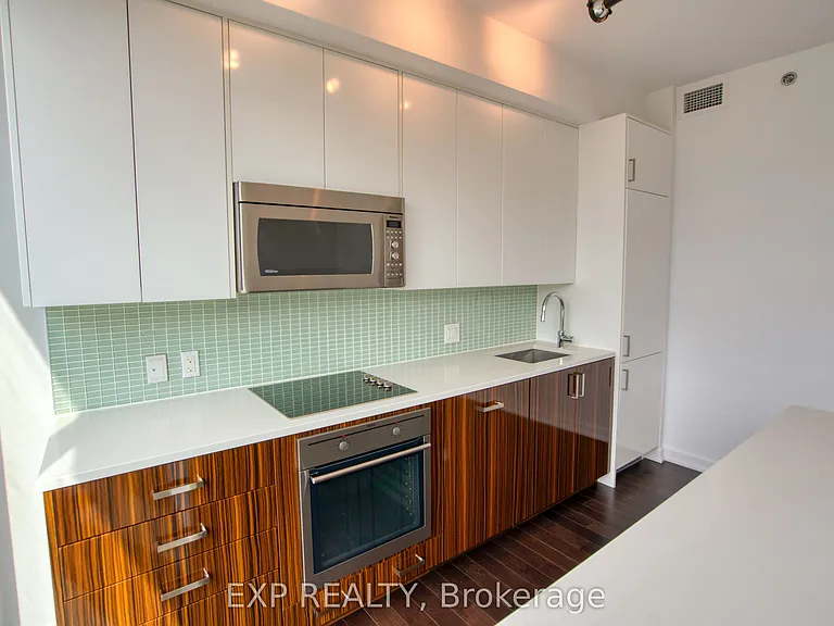 300 Lisgar St #603 — Photo 37