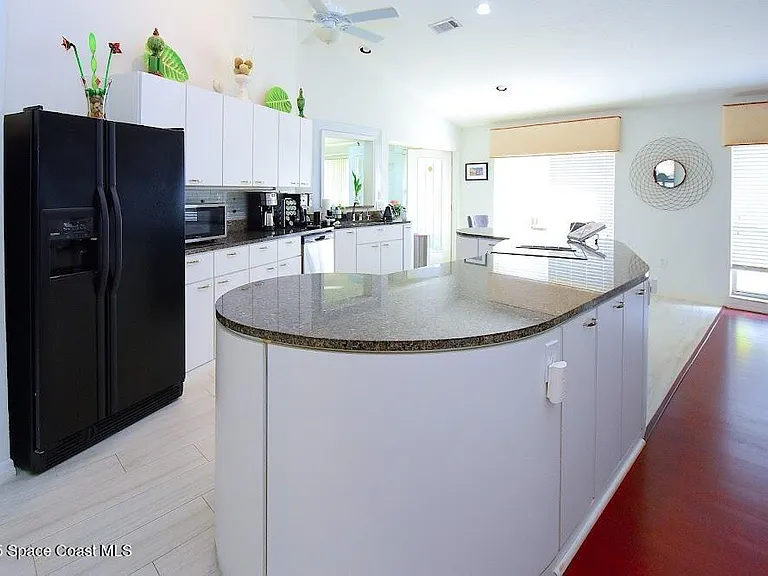 101 Island Grove Dr — Photo 11