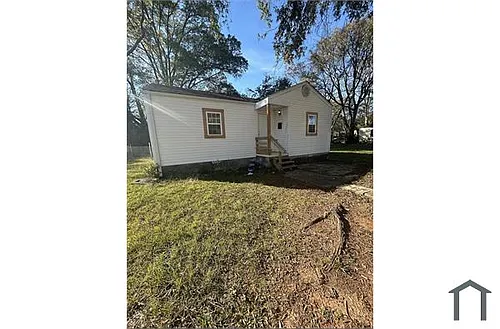 552 68th Pl N Photo 1