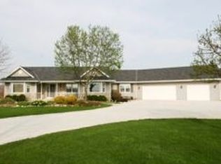 7405 Stone Rd, Manitowoc, WI 54220