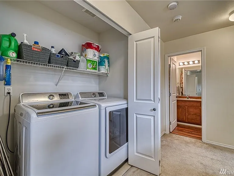 1180 Hudson St — Photo 18