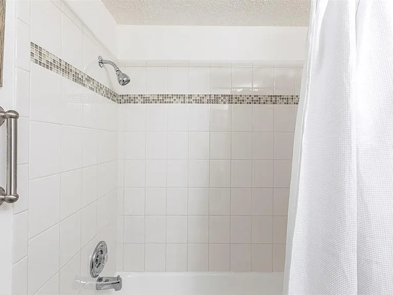 6006 Midnight Pass Rd #14 — Photo 16