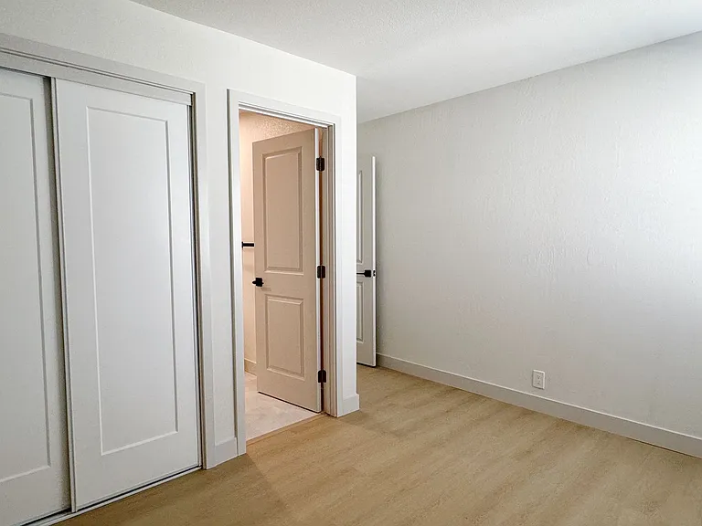 10160-10162 Park Cir E — Photo 28