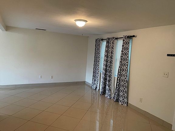 3rd image of 3306 Briar Cliff Dr