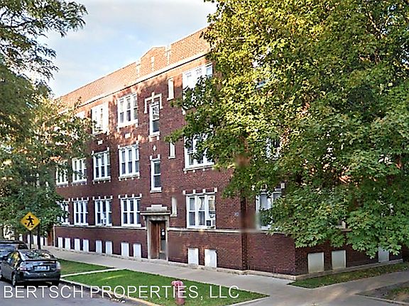 2nd image of 4509 N Oakley Ave #2