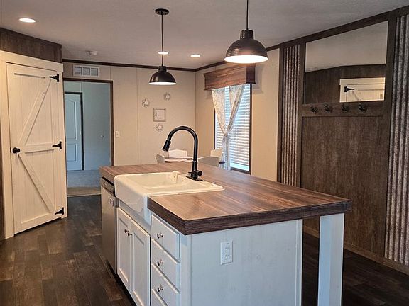3rd image of 526 N Lake St #154