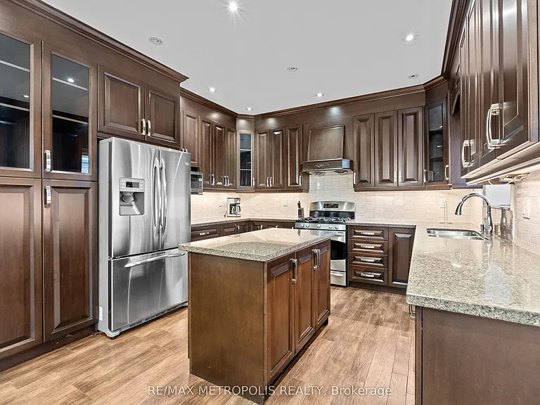 552 Feathergrass Cres #MAIN UPPER — Photo 9