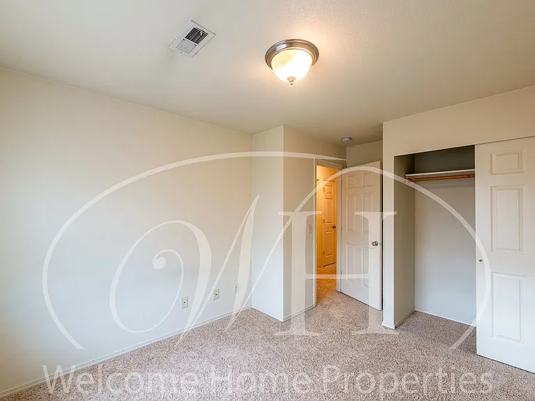 132 E Birch St — Photo 11