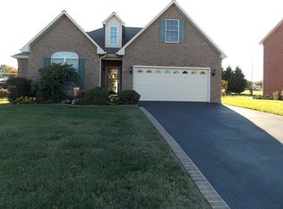 6406 Garrett Ln, Roanoke, VA 24019