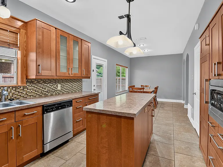 904 Solaris Pl — Photo 14