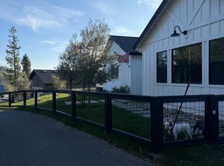 910 Sundown Trl, Santa Rosa, CA 95404