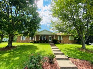 573 Sonya Ln, Sullivan, MO 63080