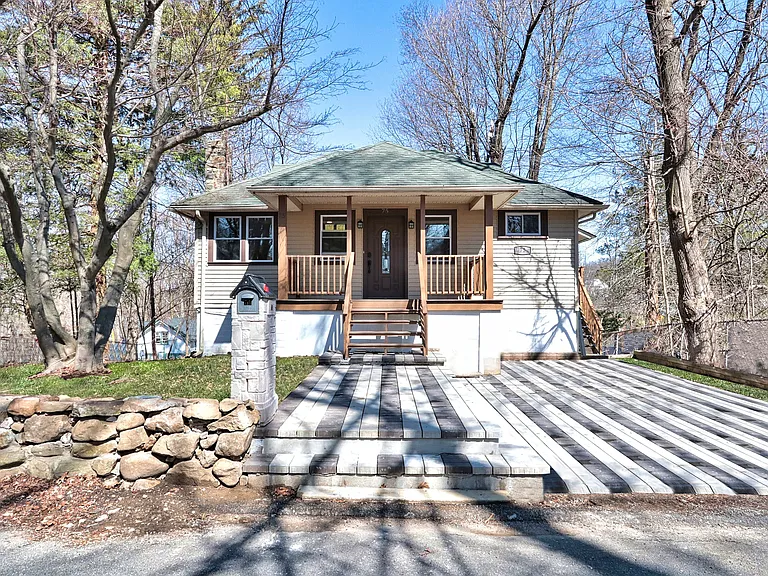 75 Nolans Point Rd — Photo 1